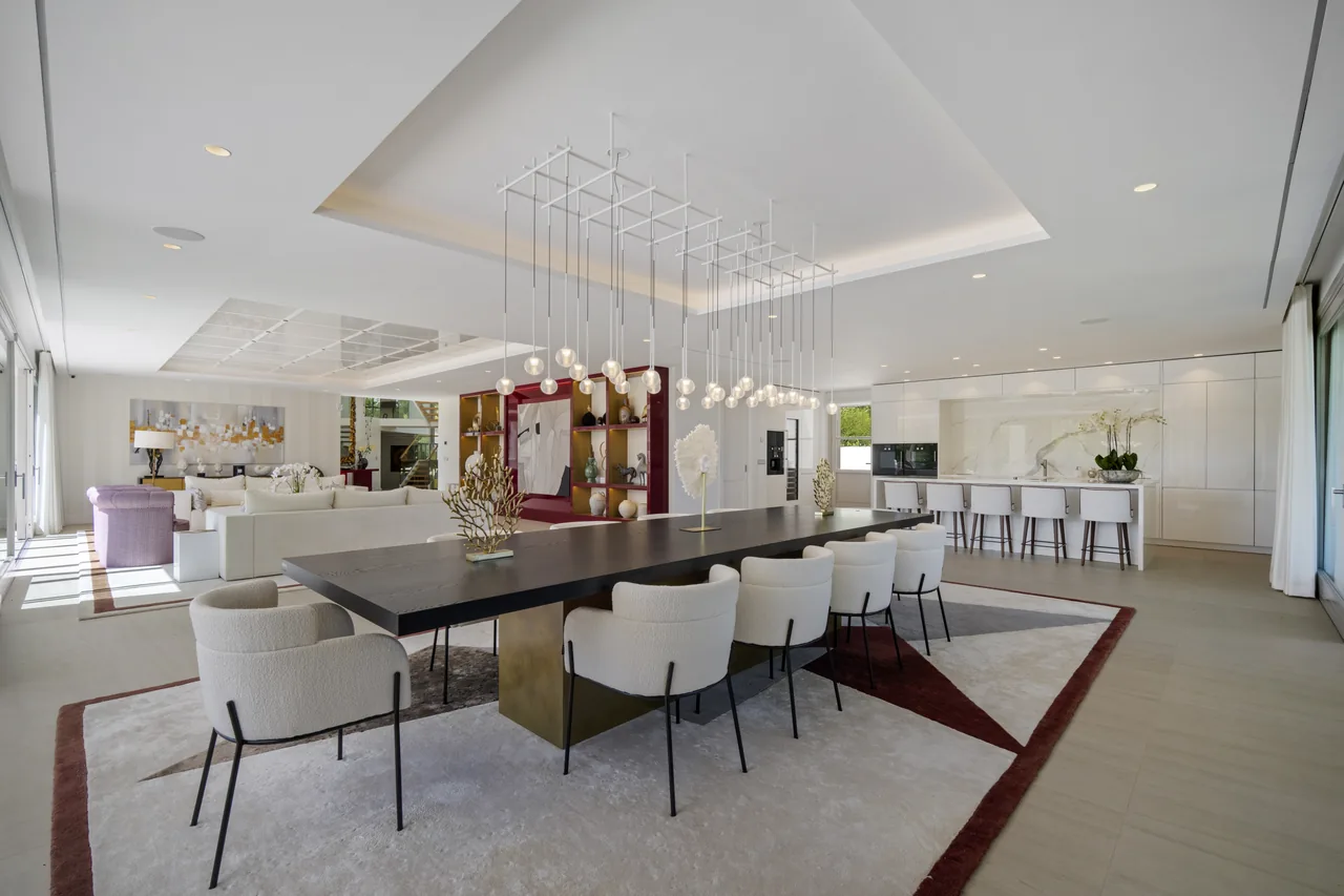 6-bedroom villa in Aloha with golf setting and private pool — image 4