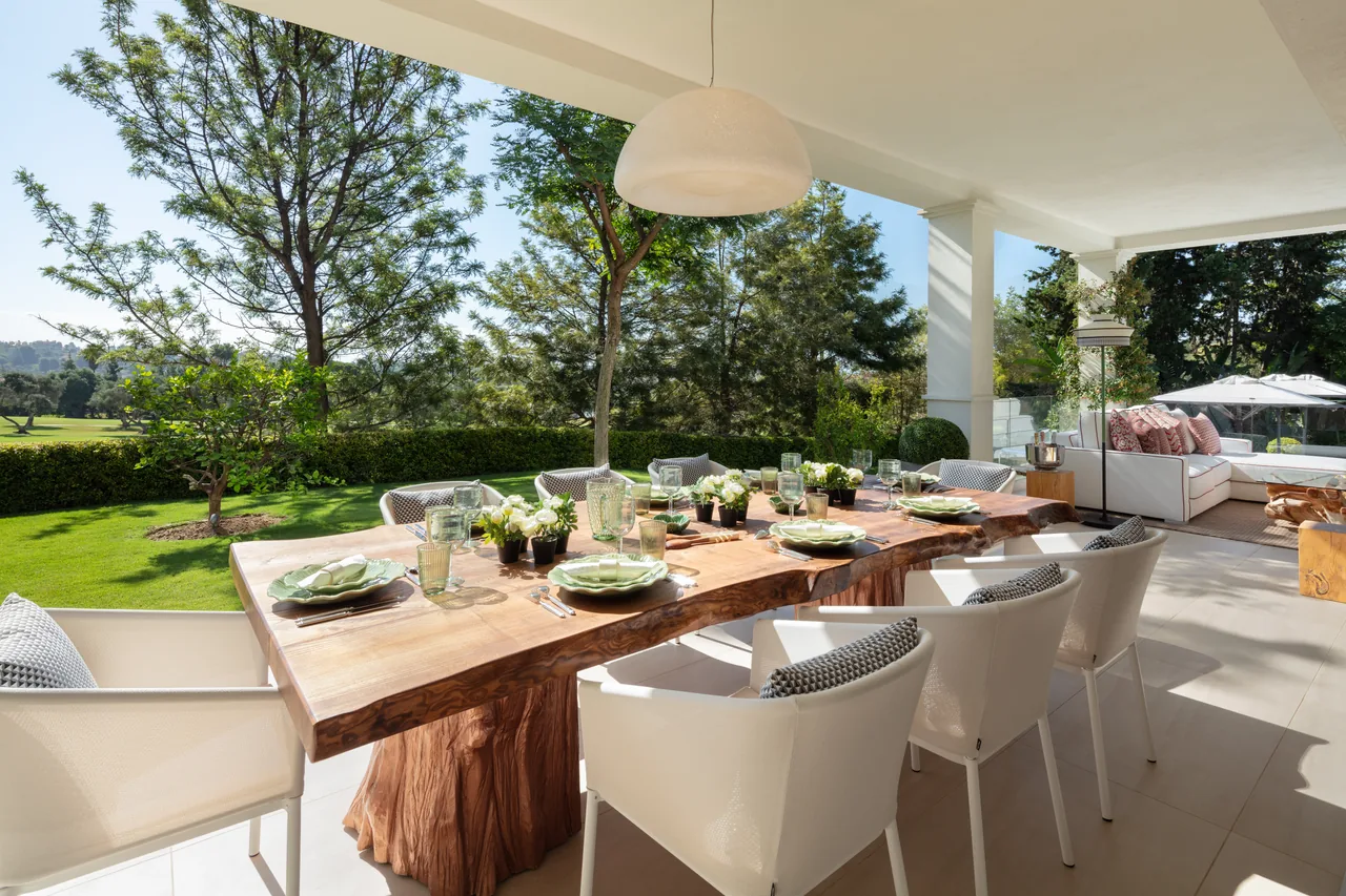 6-bedroom villa in Aloha with golf setting and private pool — image 16