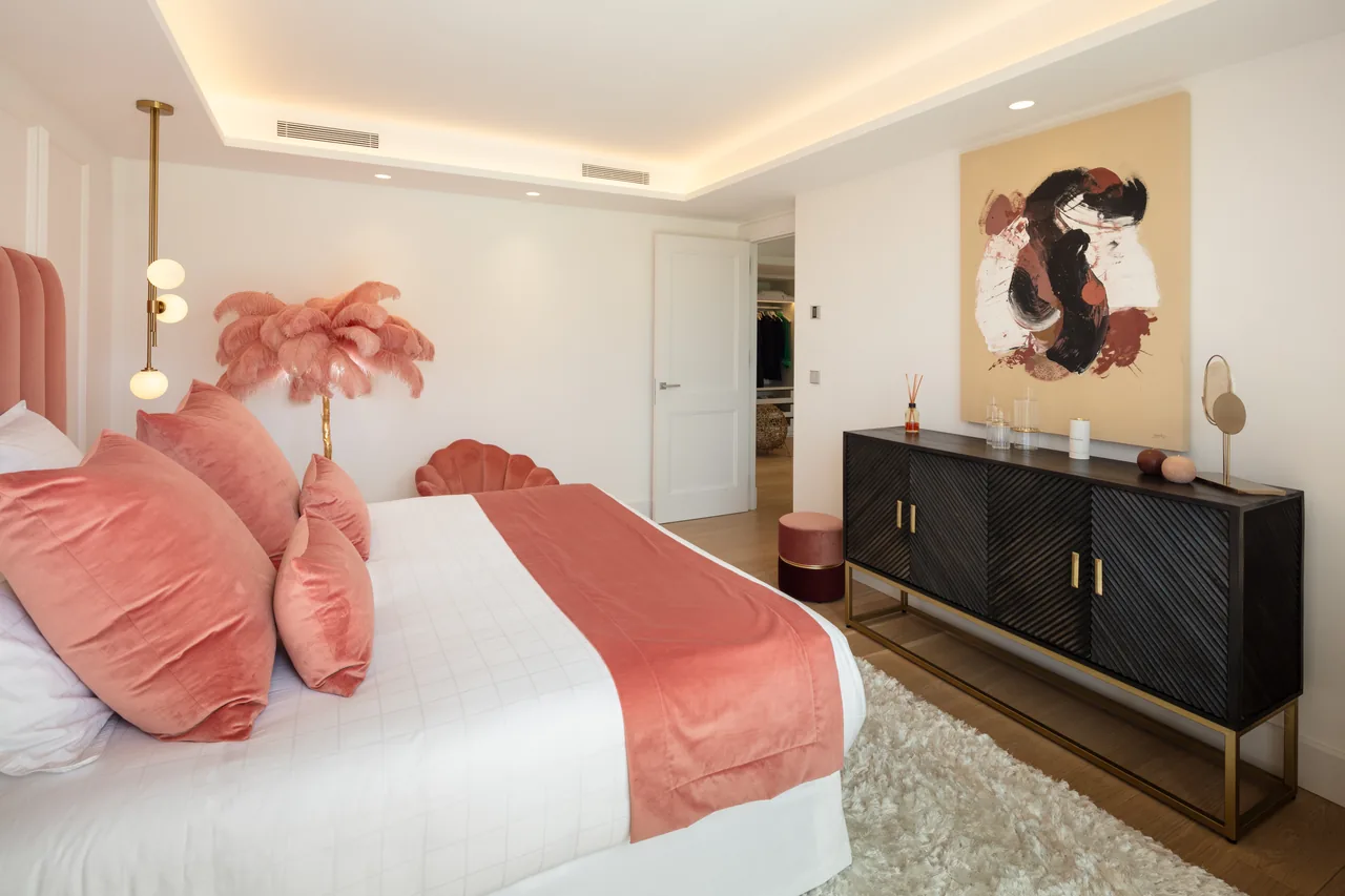 6-bedroom villa in Aloha with golf setting and private pool — image 32