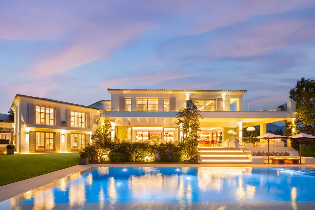 6-bedroom villa in Aloha with golf setting and private pool — image 50