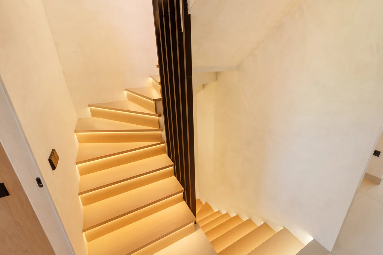 4-bedroom townhouse in Puente Romano with gated community — image 23