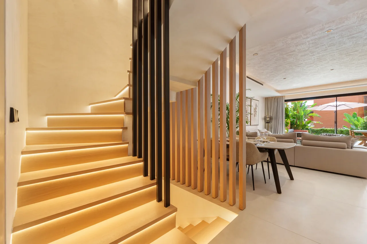 4-bedroom townhouse in Puente Romano with gated community — image 29