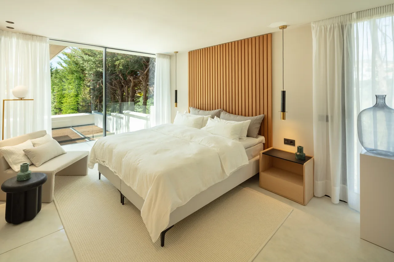 4-bedroom villa in Nueva Andalucía with private pool and private garden — image 8