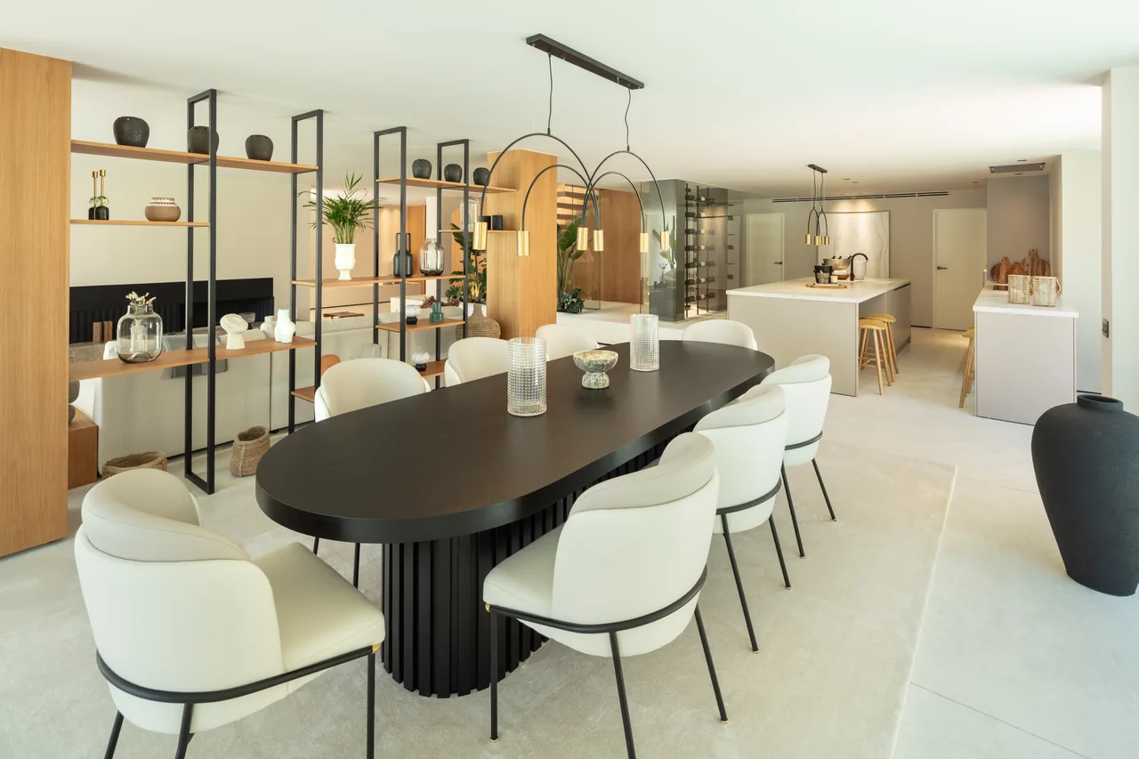 4-bedroom villa in Nueva Andalucía with private pool and private garden — image 23