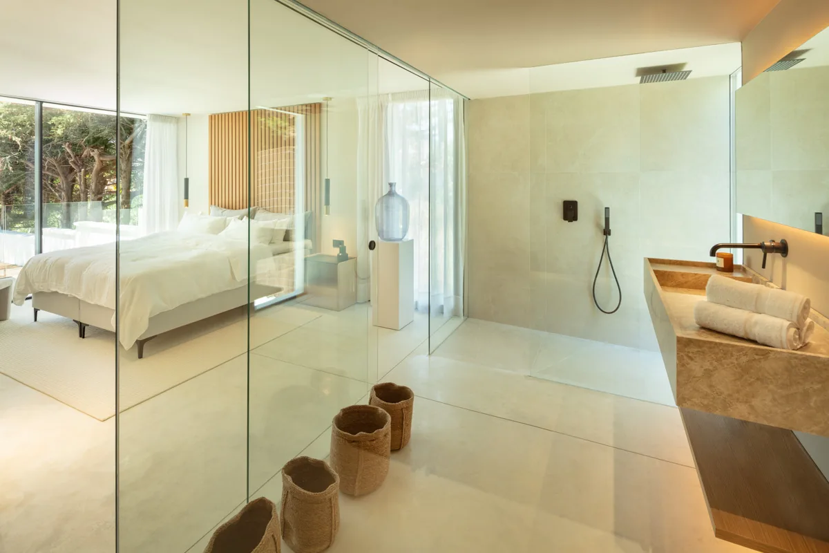 4-bedroom villa in Nueva Andalucía with private pool and private garden — image 41