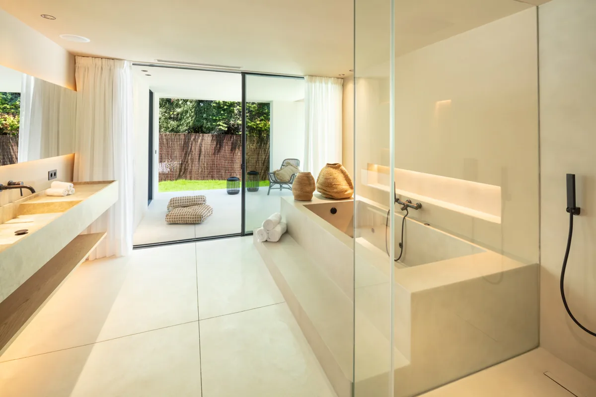 4-bedroom villa in Nueva Andalucía with private pool and private garden — image 50