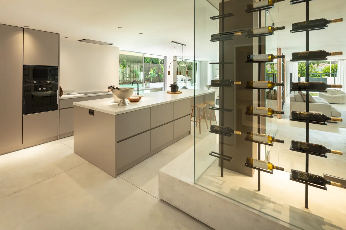 4-bedroom villa in Nueva Andalucía with private pool and private garden — image 54