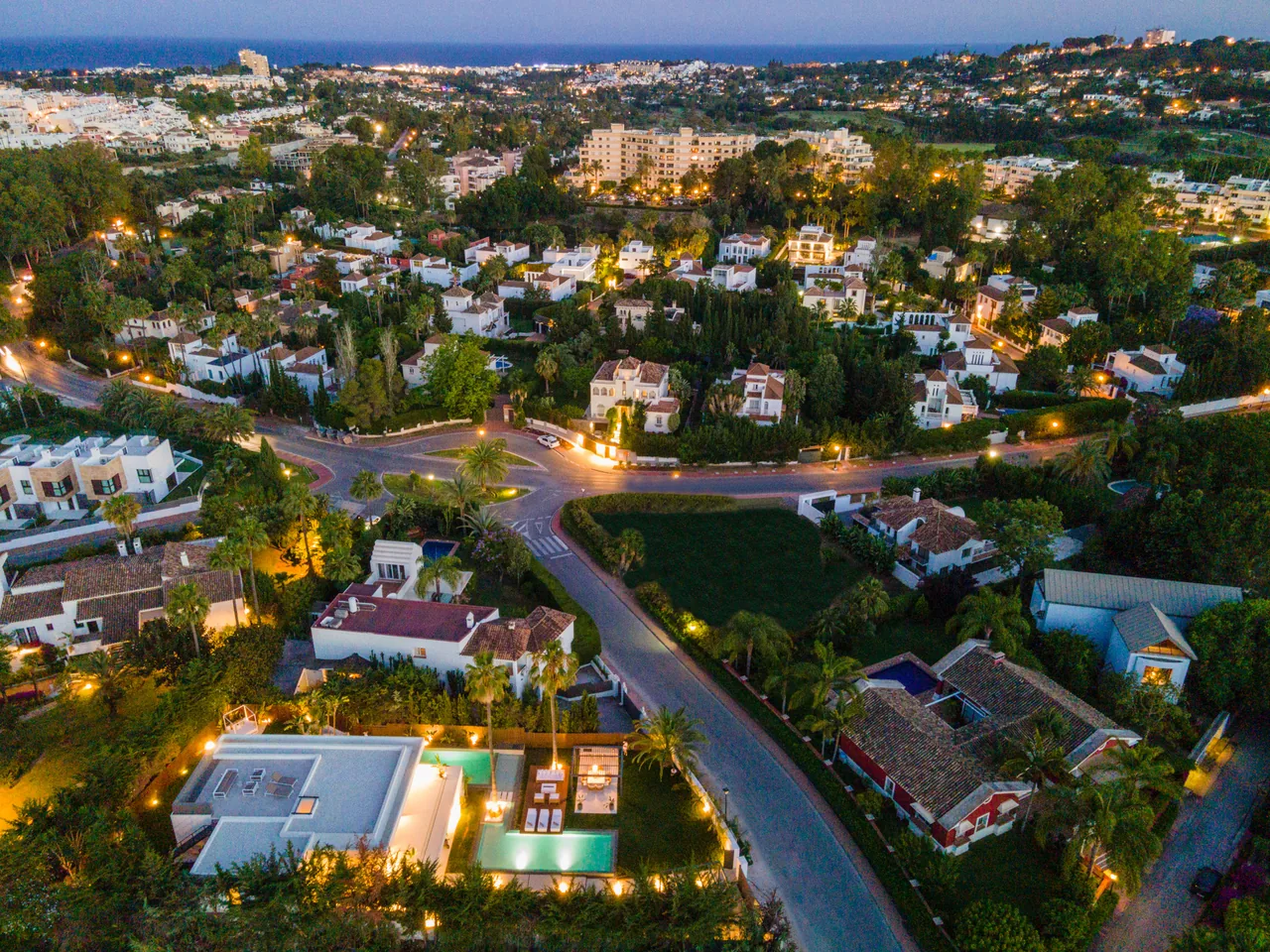4-bedroom villa in Nueva Andalucía with private pool and private garden — image 71