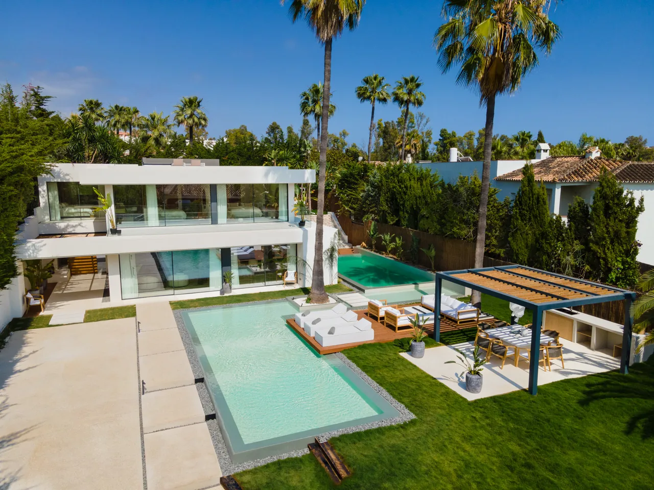 4-bedroom villa in Nueva Andalucía with private pool and private garden — image 74