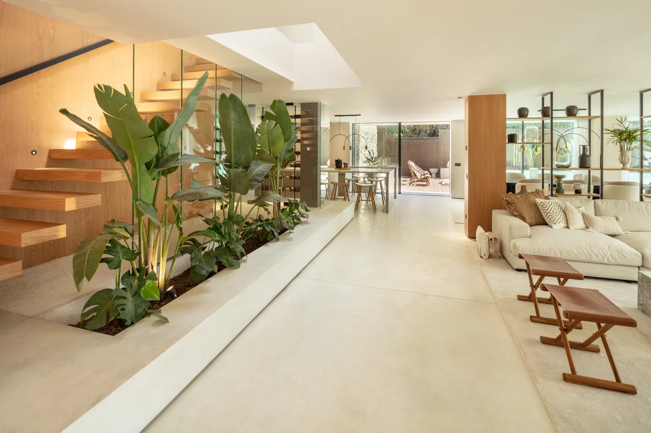 4-bedroom villa in Nueva Andalucía with private pool and private garden — image 94