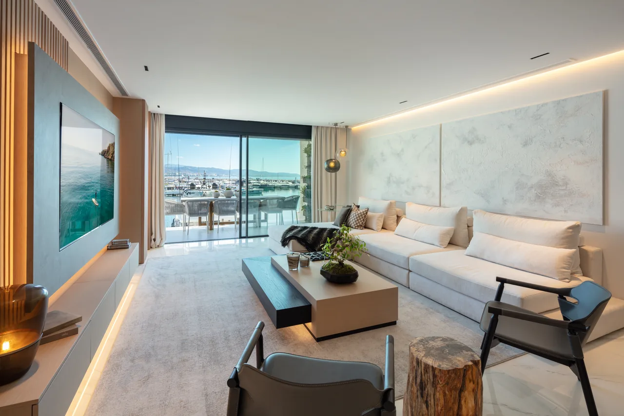 3-bedroom apartment in Marbella - Puerto Banus — image 10