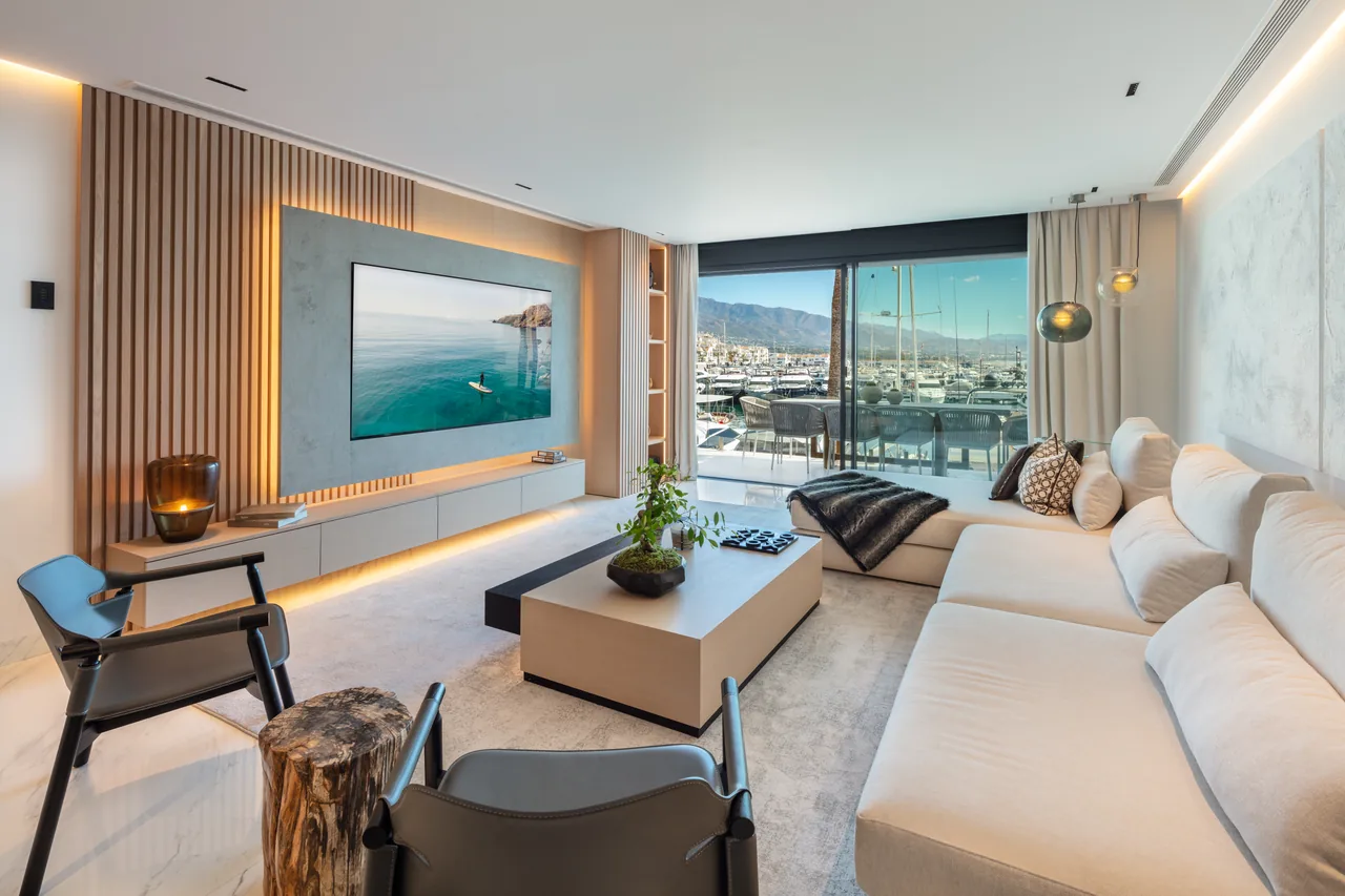 3-bedroom apartment in Marbella - Puerto Banus — image 11