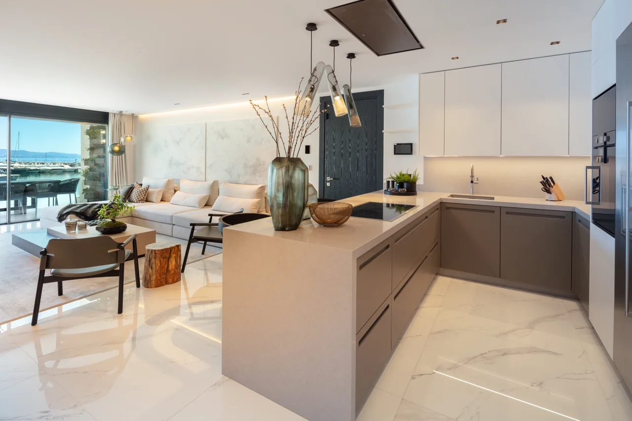 3-bedroom apartment in Marbella - Puerto Banus — image 14