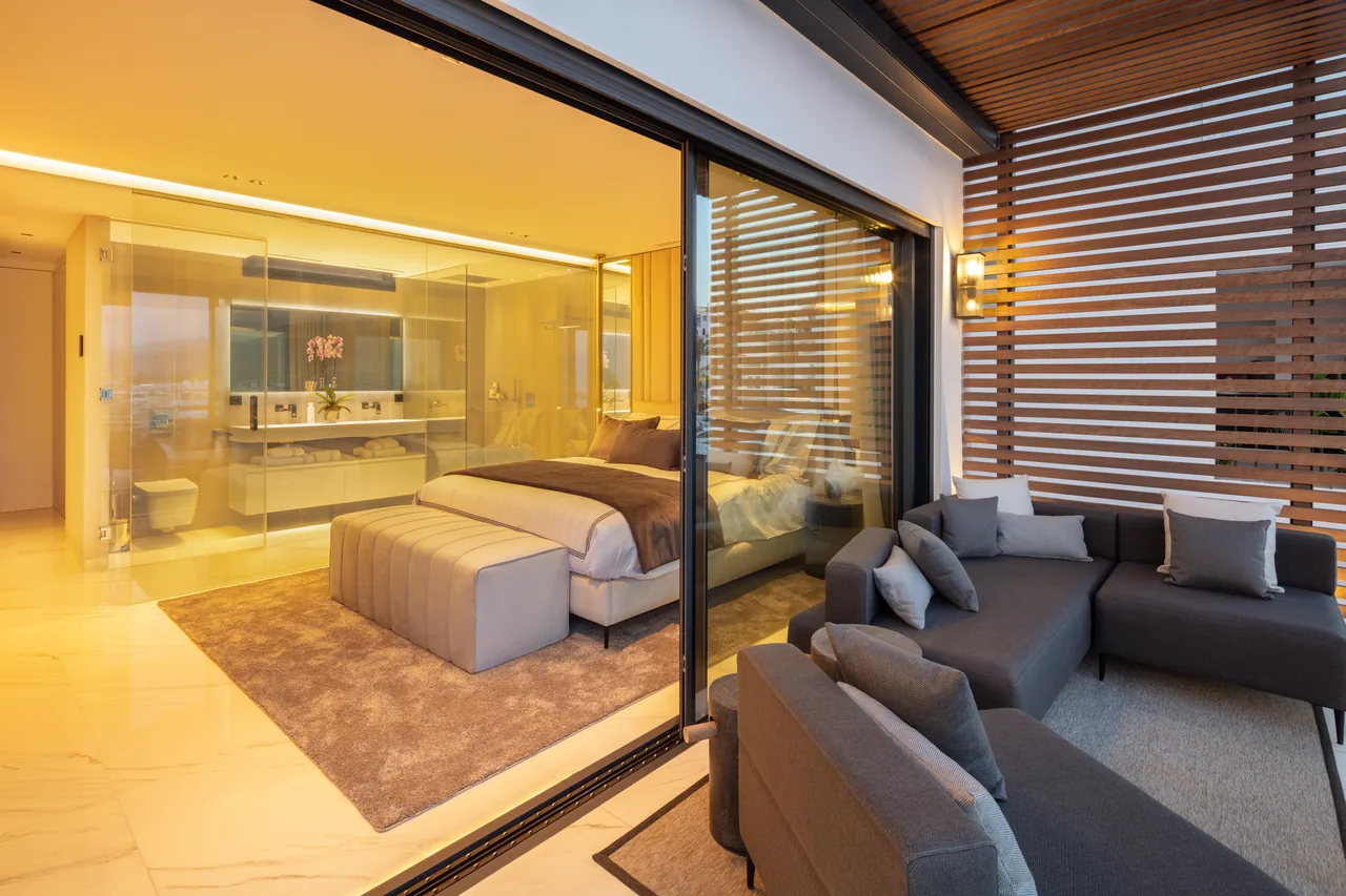3-bedroom apartment in Marbella - Puerto Banus — image 19