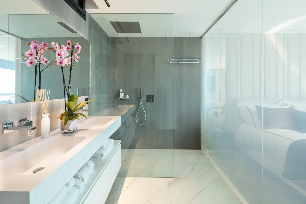 3-bedroom apartment in Marbella - Puerto Banus — image 26