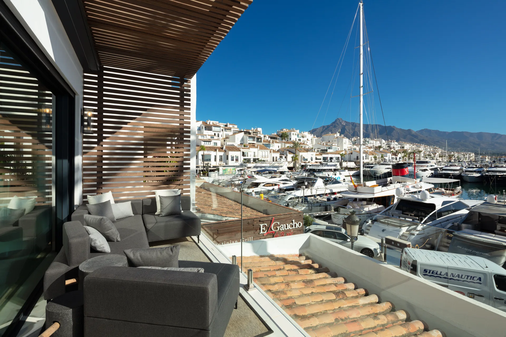 3-bedroom apartment in Marbella - Puerto Banus — image 39