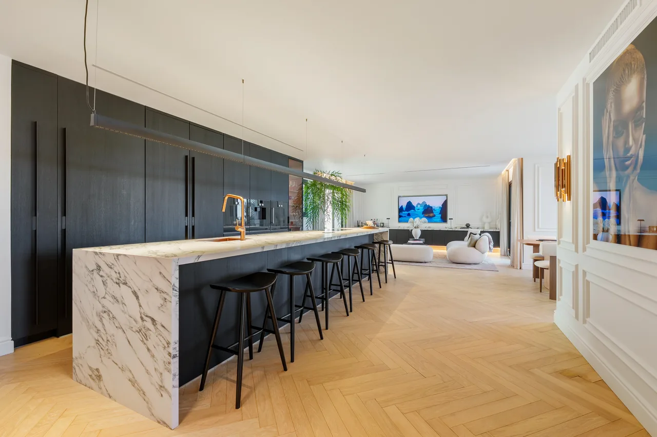 3-bedroom duplex apartment in Palacetes Los Belvederes with private pool and gated community — image 7