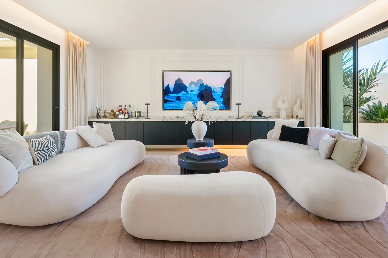 3-bedroom duplex apartment in Palacetes Los Belvederes with private pool and gated community — image 8