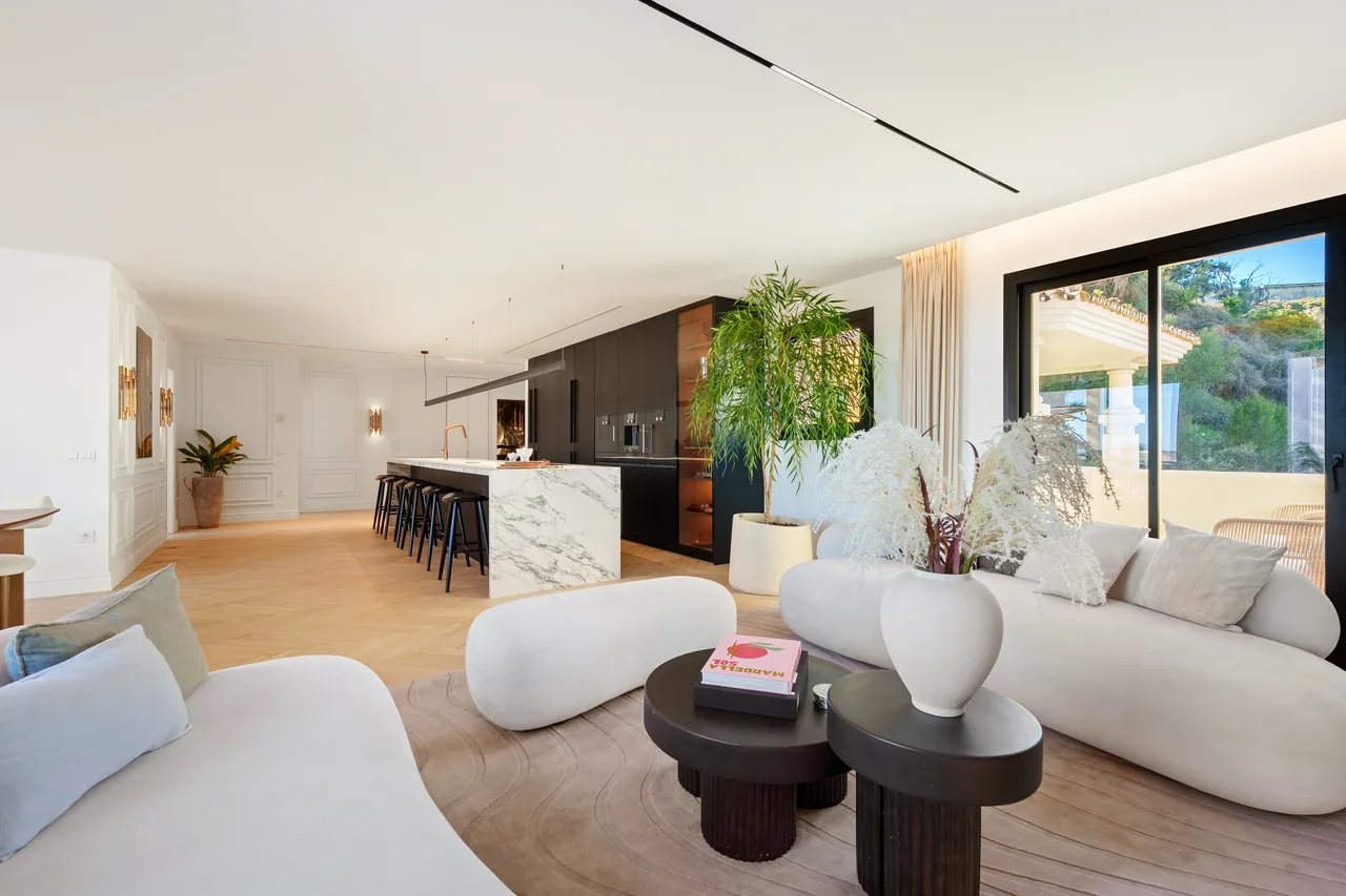 3-bedroom duplex apartment in Palacetes Los Belvederes with private pool and gated community — image 12