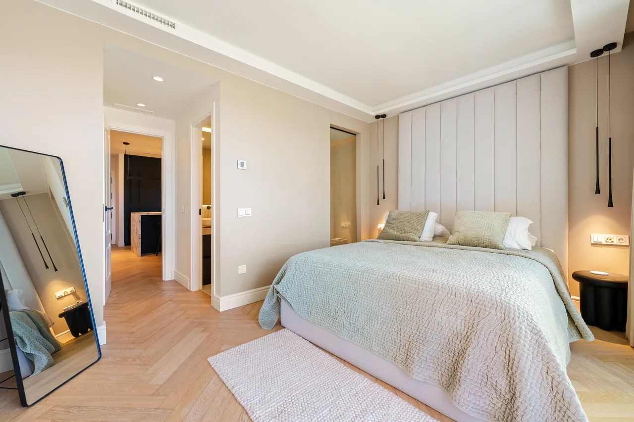 3-bedroom duplex apartment in Palacetes Los Belvederes with private pool and gated community — image 17
