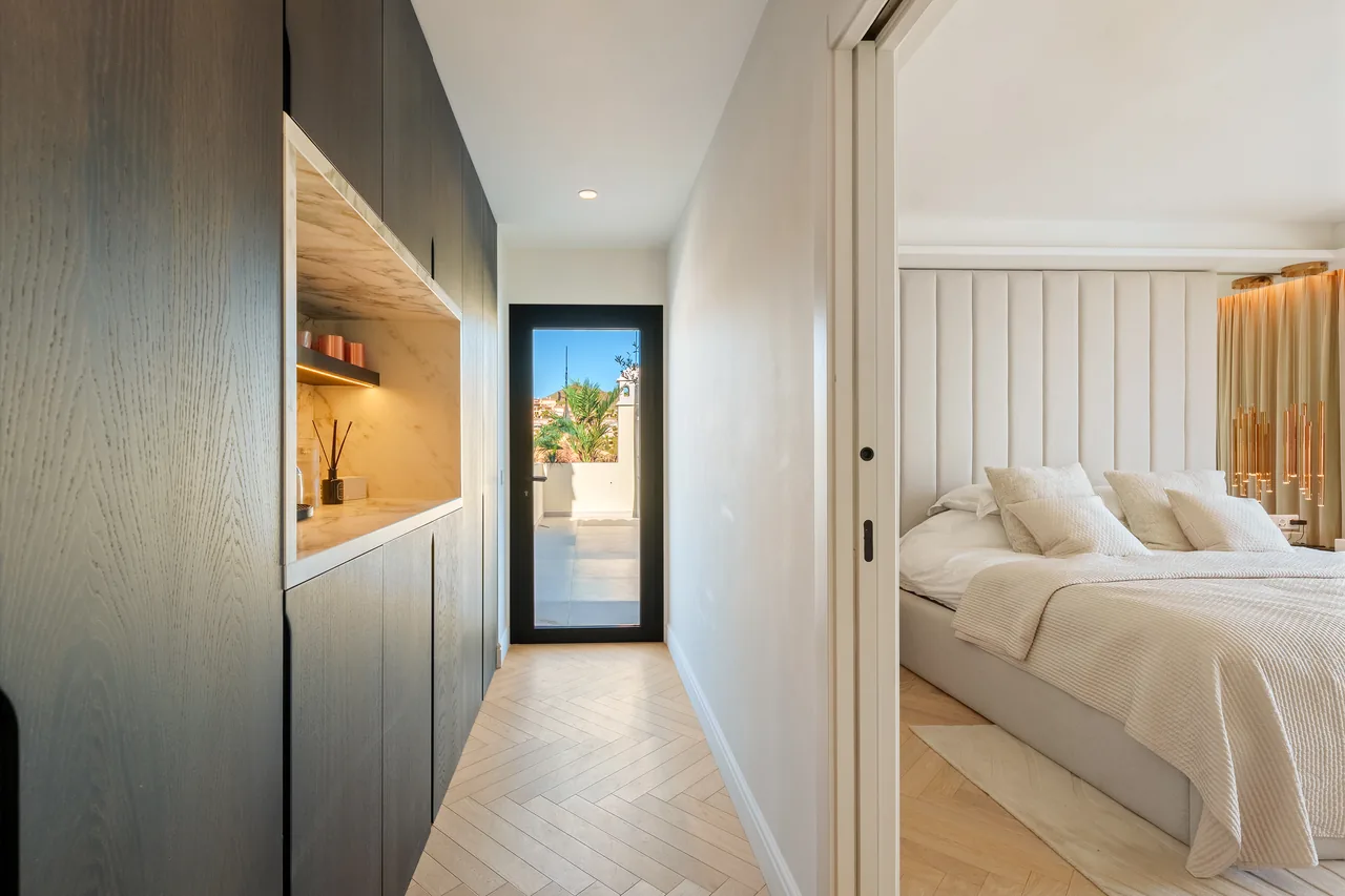 3-bedroom duplex apartment in Palacetes Los Belvederes with private pool and gated community — image 20