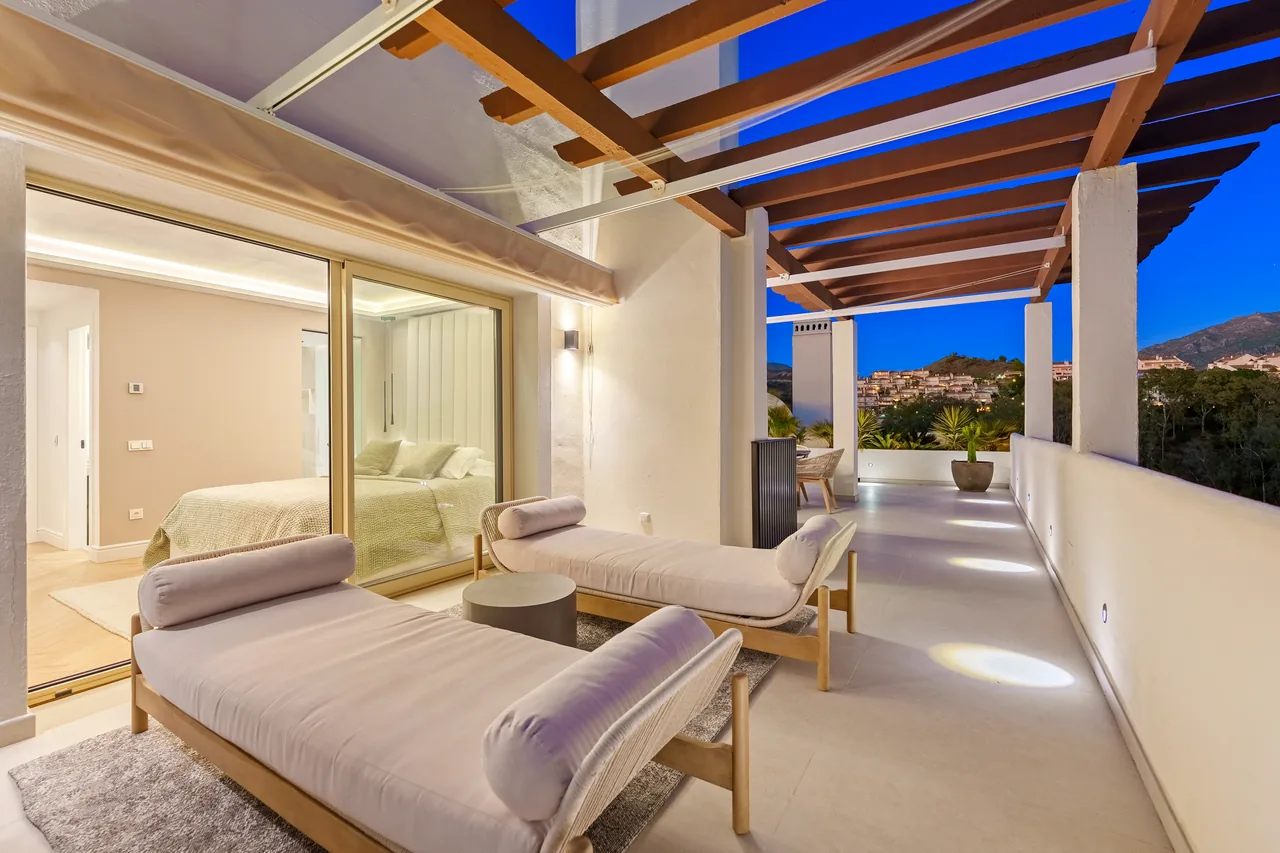 3-bedroom duplex apartment in Palacetes Los Belvederes with private pool and gated community — image 35
