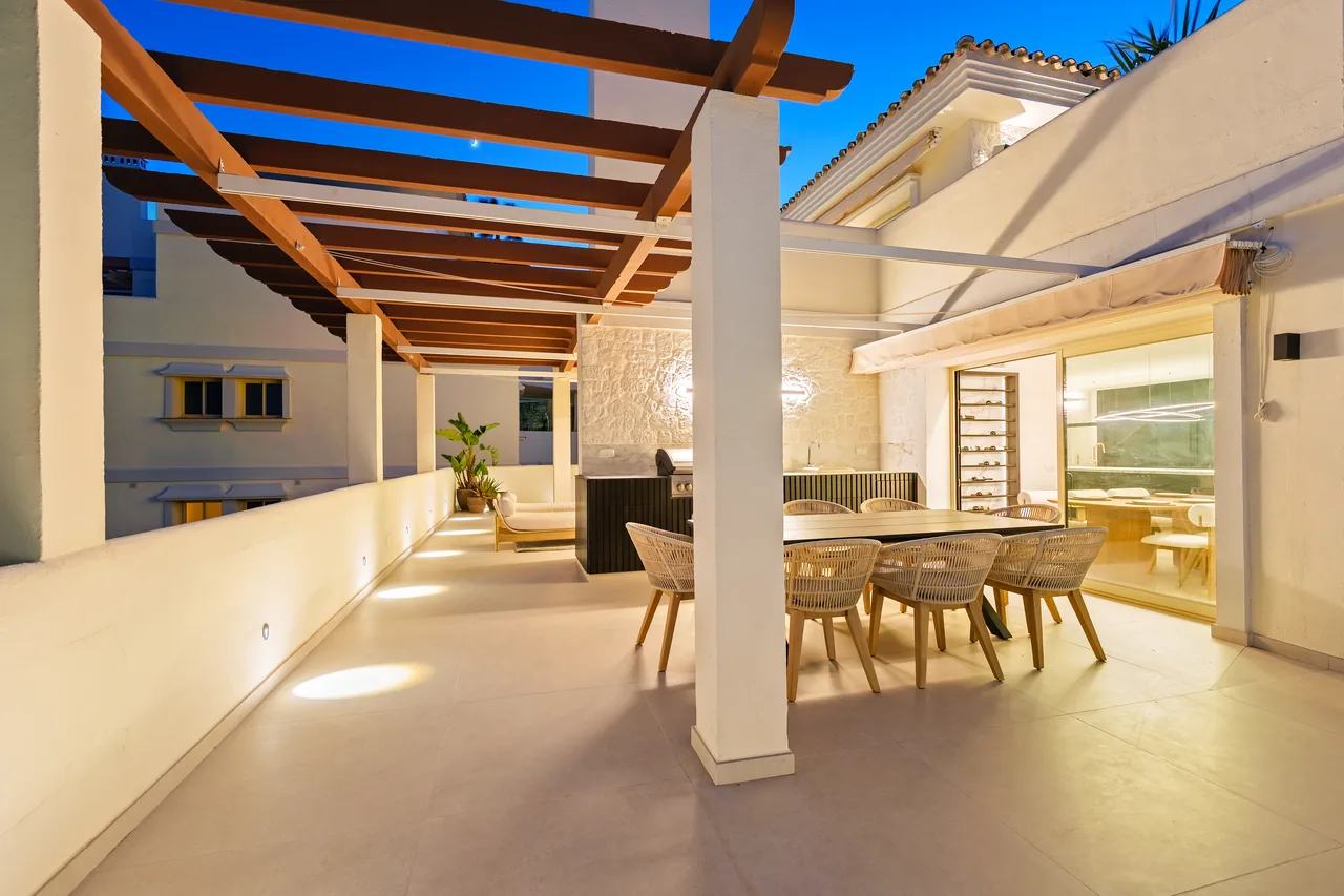 3-bedroom duplex apartment in Palacetes Los Belvederes with private pool and gated community — image 36