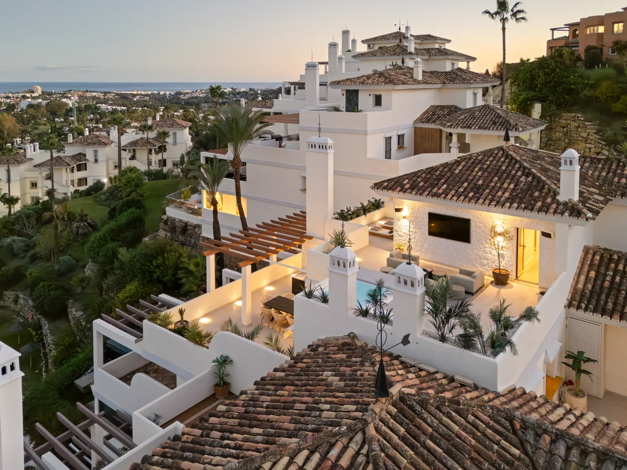 3-bedroom duplex apartment in Palacetes Los Belvederes with private pool and gated community — image 43