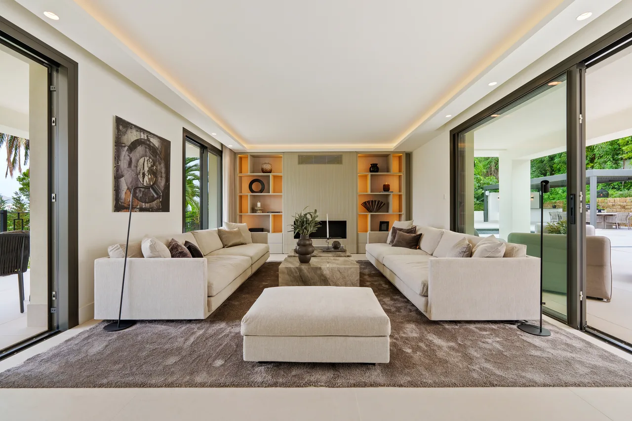 5-bedroom villa in Nueva Andalucia with private pool and private garden — image 48