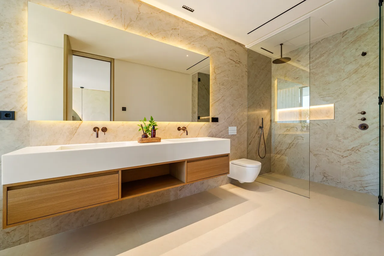 5-bedroom villa in Marbella Golden Mile with private pool and private garden — image 12