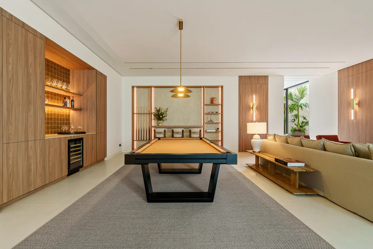 5-bedroom villa in Marbella Golden Mile with private pool and private garden — image 20