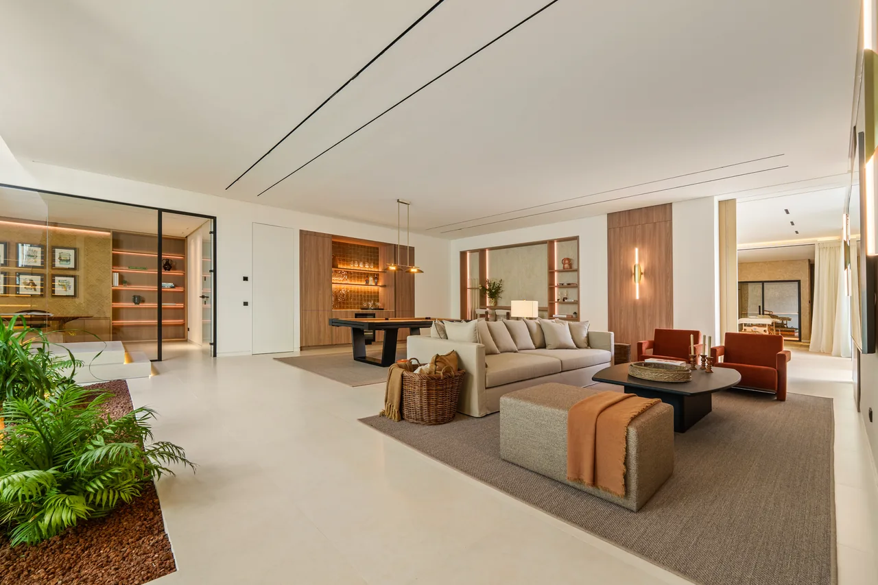 5-bedroom villa in Marbella Golden Mile with private pool and private garden — image 24