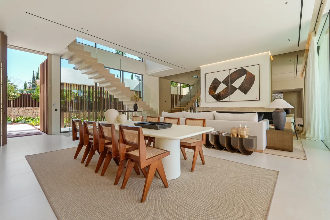 5-bedroom villa in Marbella Golden Mile with private pool and private garden — image 40