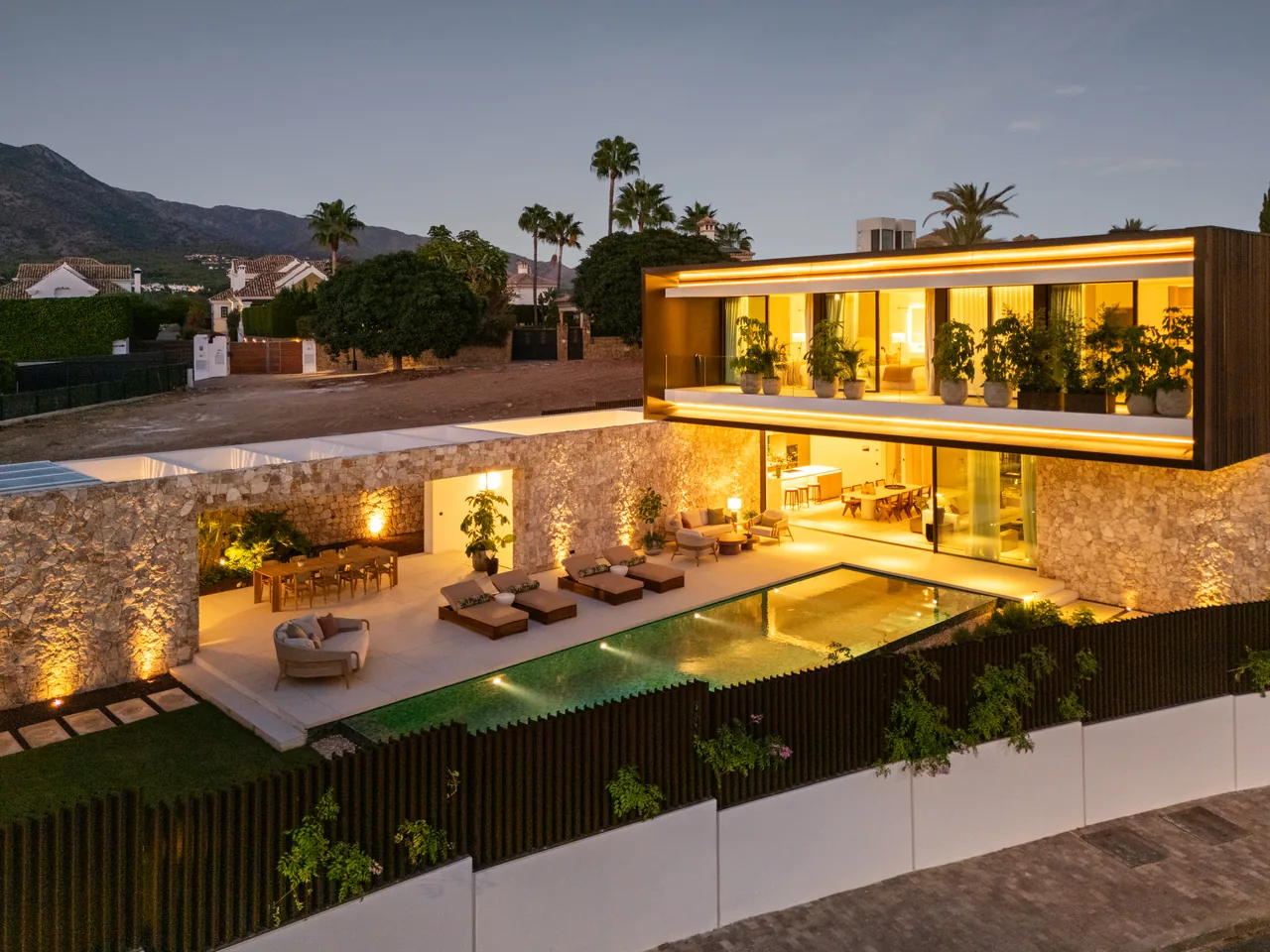 5-bedroom villa in Marbella Golden Mile with private pool and private garden — image 52