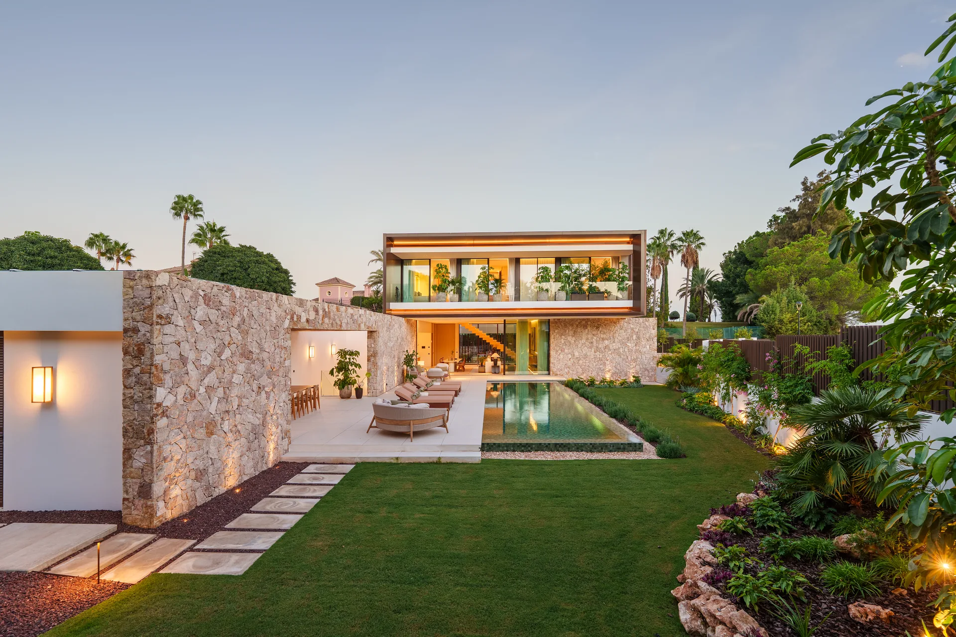 5-bedroom villa in Marbella Golden Mile with private pool and private garden — image 53