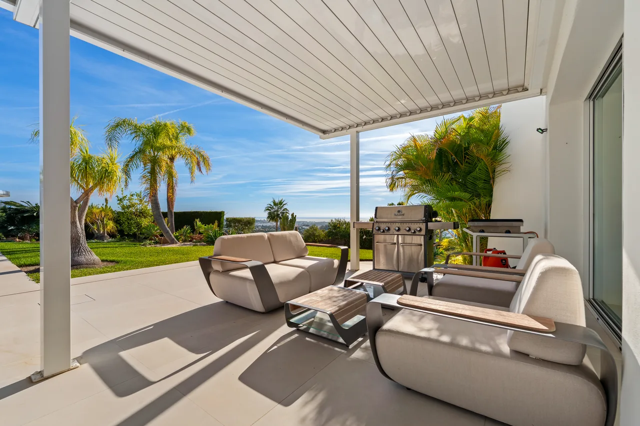 9-bedroom villa in Puerto del Almendro with private pool and private garden — image 2