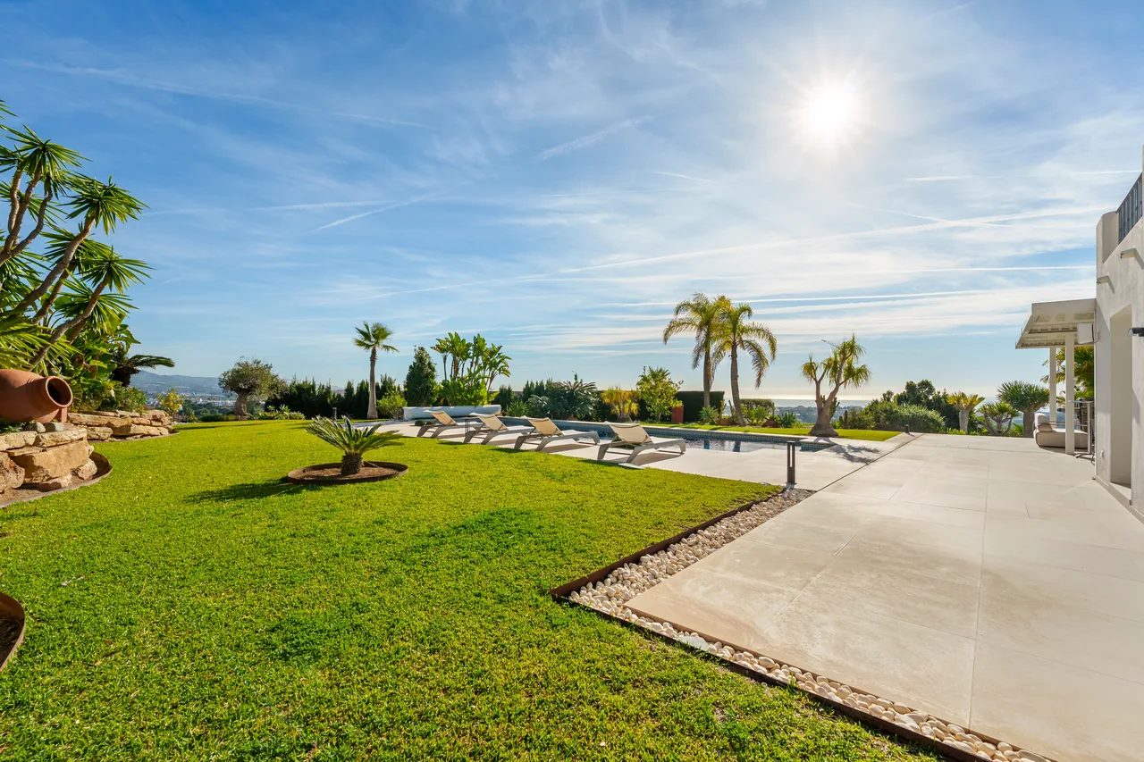 9-bedroom villa in Puerto del Almendro with private pool and private garden — image 3