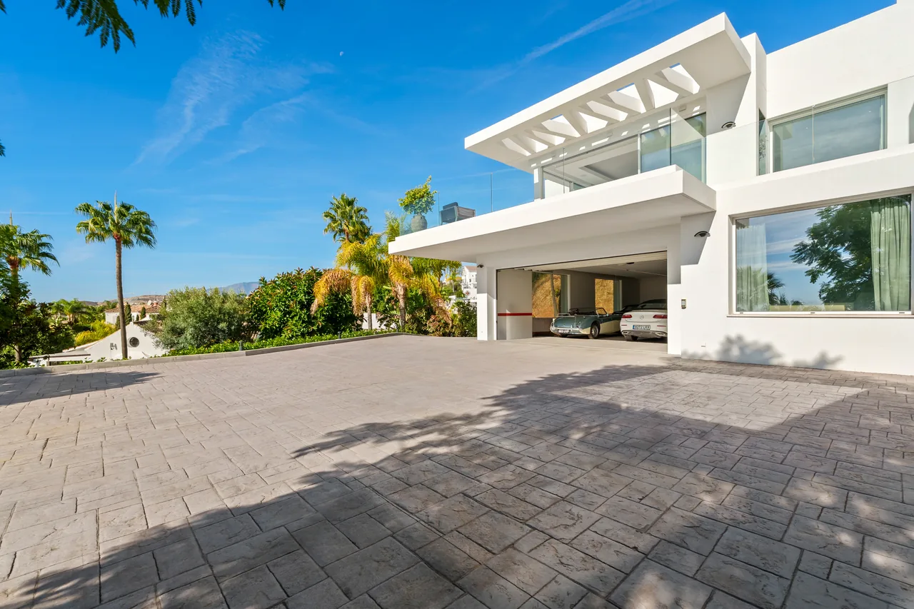 9-bedroom villa in Puerto del Almendro with private pool and private garden — image 12