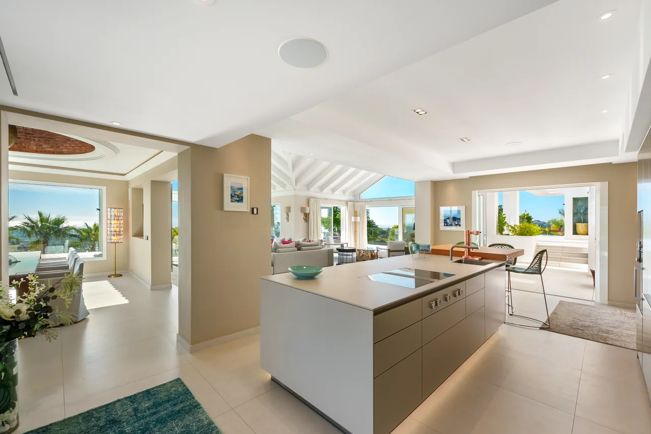 9-bedroom villa in Puerto del Almendro with private pool and private garden — image 25