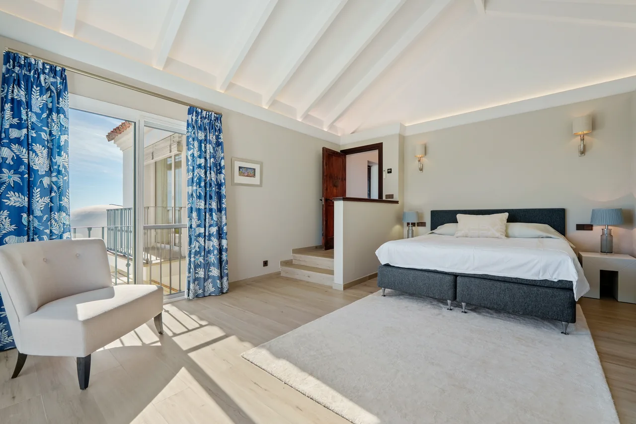 9-bedroom villa in Puerto del Almendro with private pool and private garden — image 48
