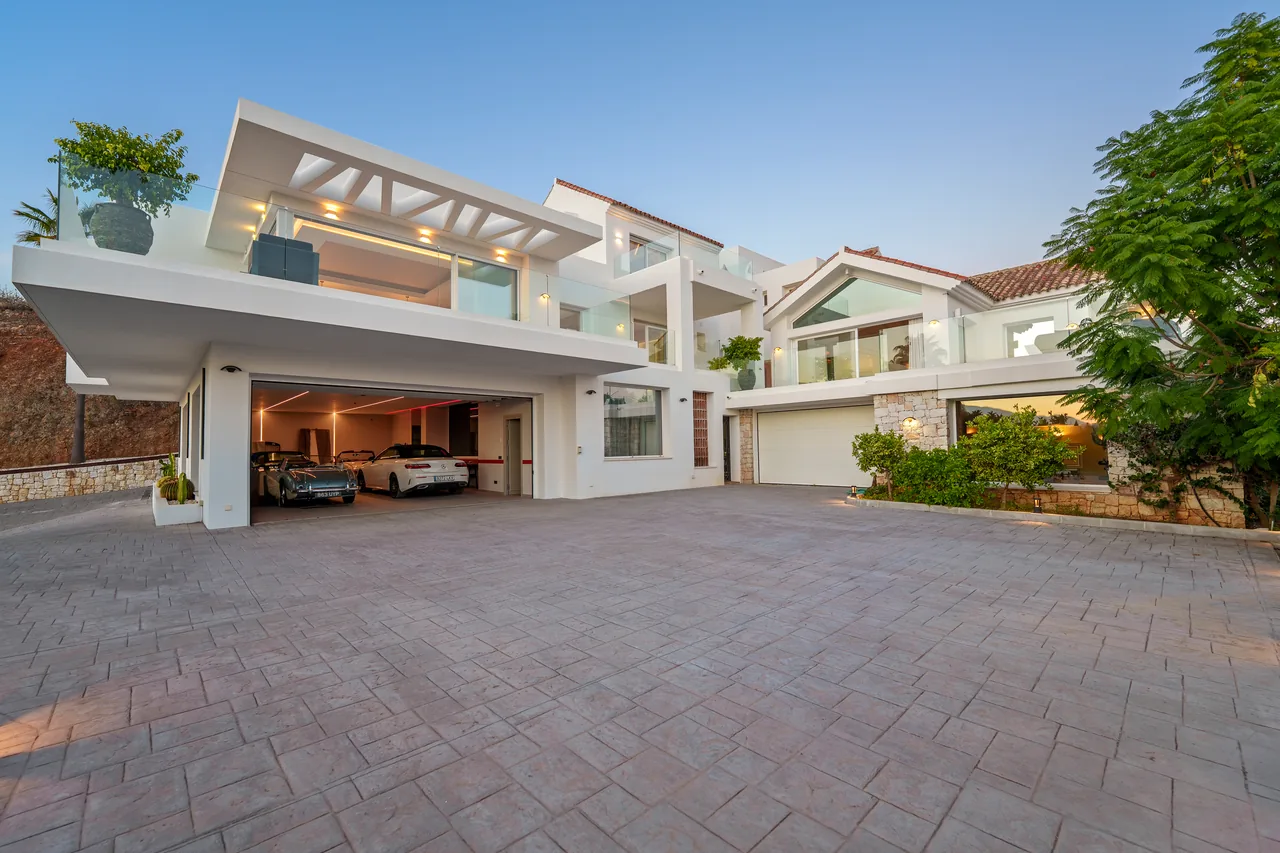 9-bedroom villa in Puerto del Almendro with private pool and private garden — image 73