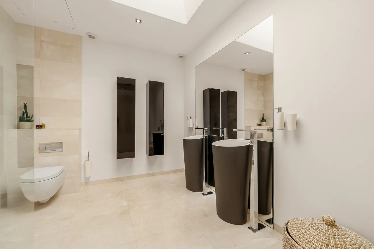 7-bedroom villa in La Cerquilla with private pool and private garden — image 4