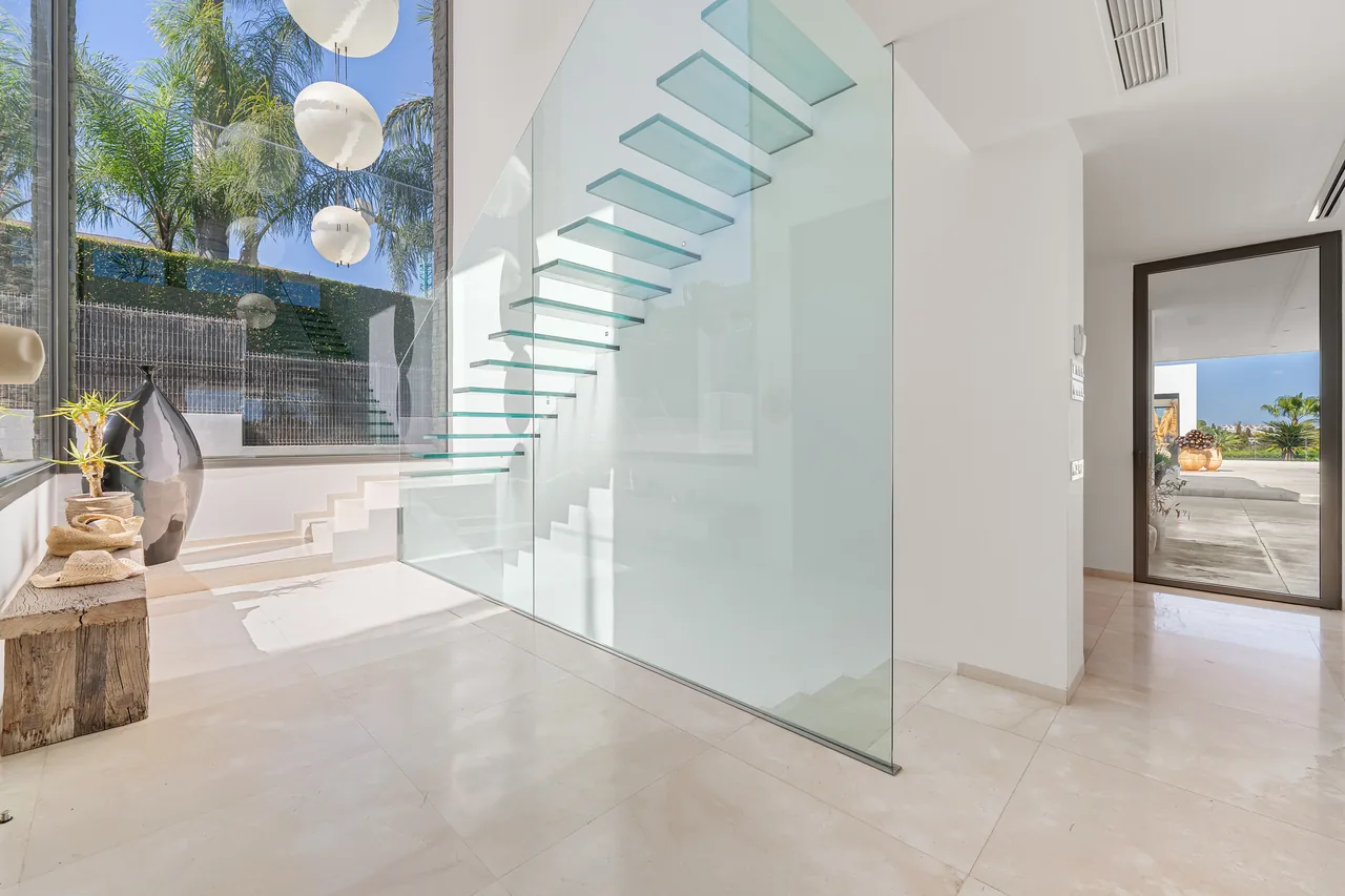 7-bedroom villa in La Cerquilla with private pool and private garden — image 6