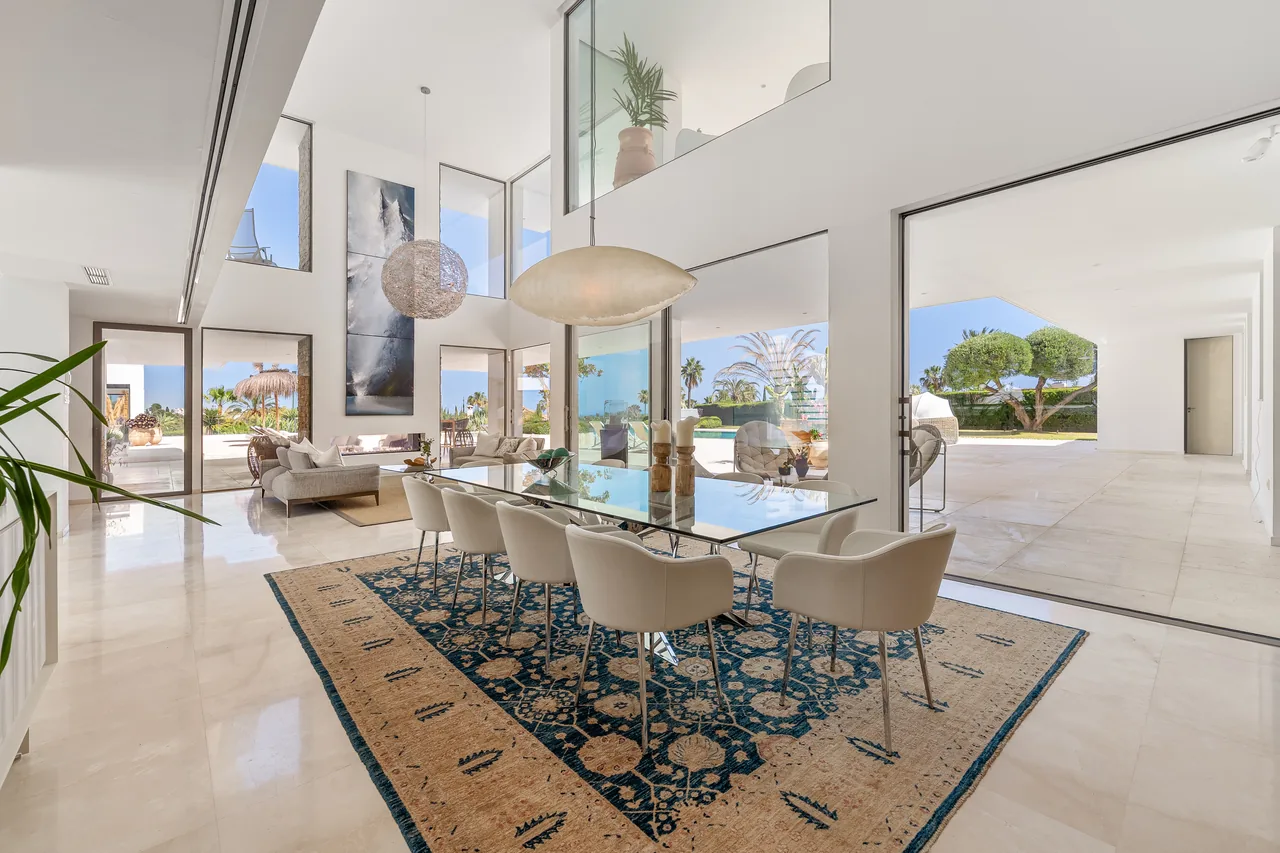 7-bedroom villa in La Cerquilla with private pool and private garden — image 7