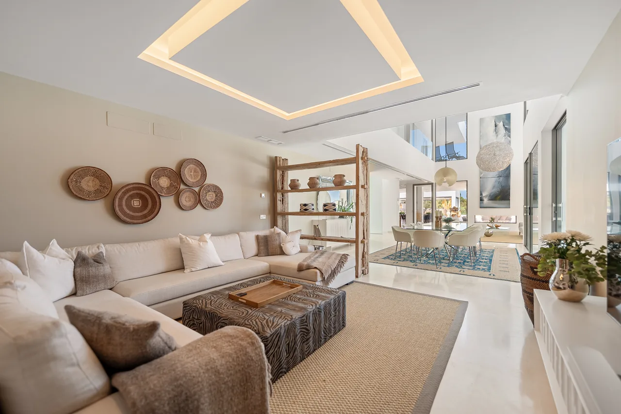 7-bedroom villa in La Cerquilla with private pool and private garden — image 8