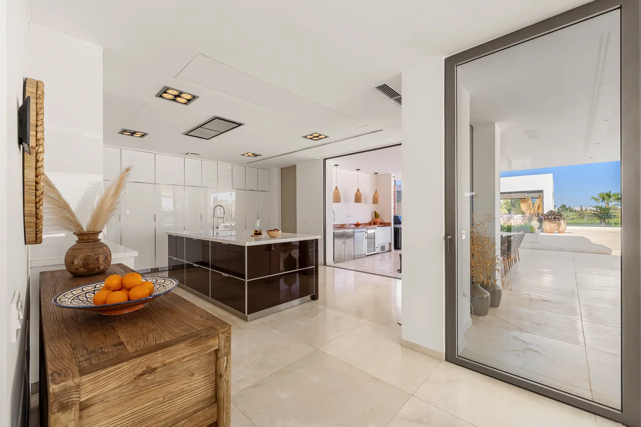 7-bedroom villa in La Cerquilla with private pool and private garden — image 14