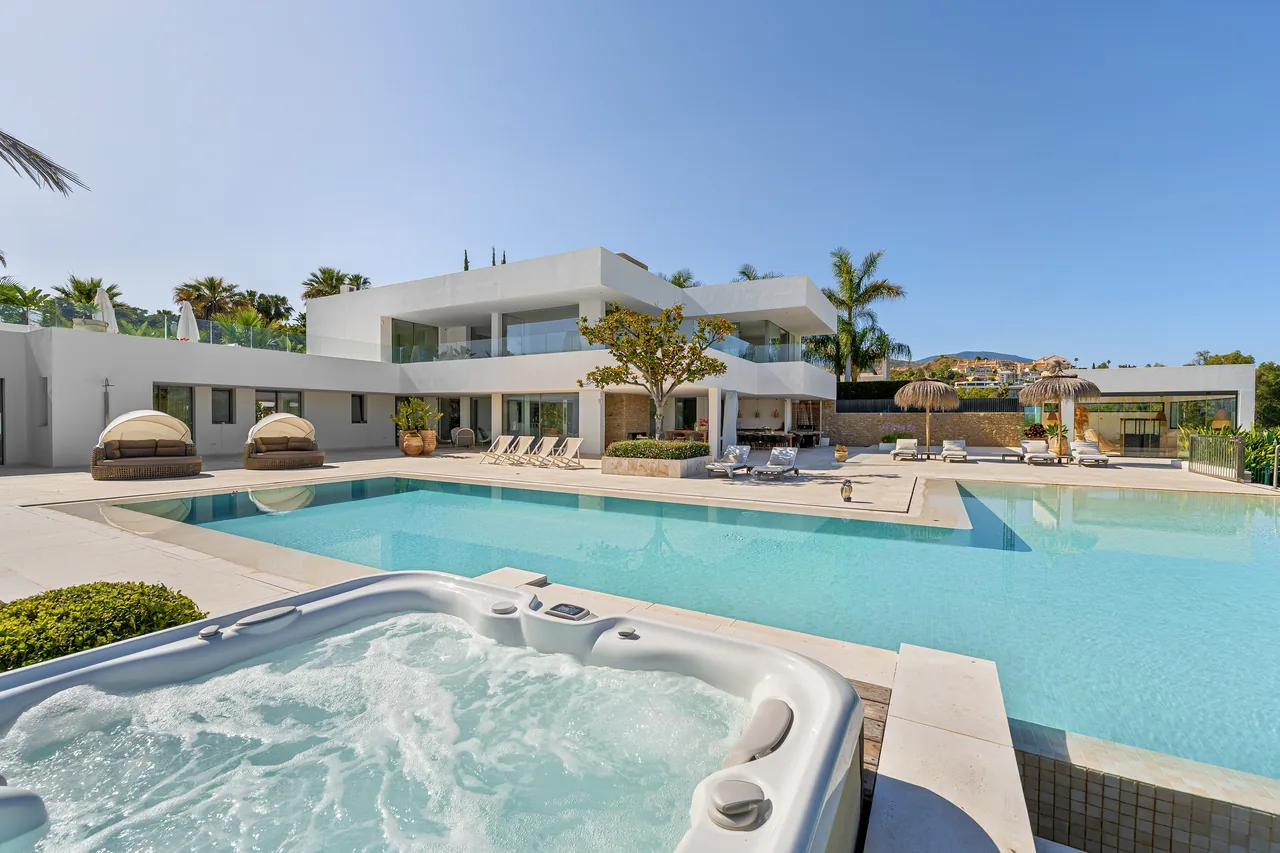 7-bedroom villa in La Cerquilla with private pool and private garden — image 21