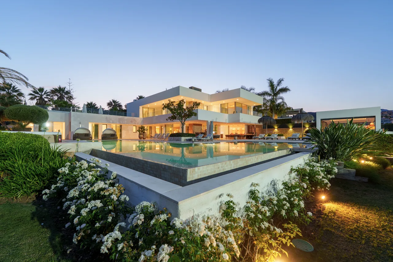 7-bedroom villa in La Cerquilla with private pool and private garden — image 36