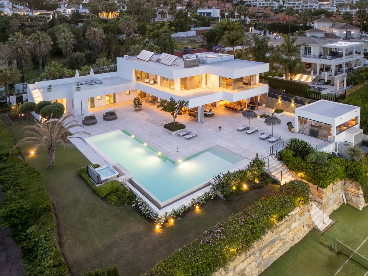 7-bedroom villa in La Cerquilla with private pool and private garden — image 42