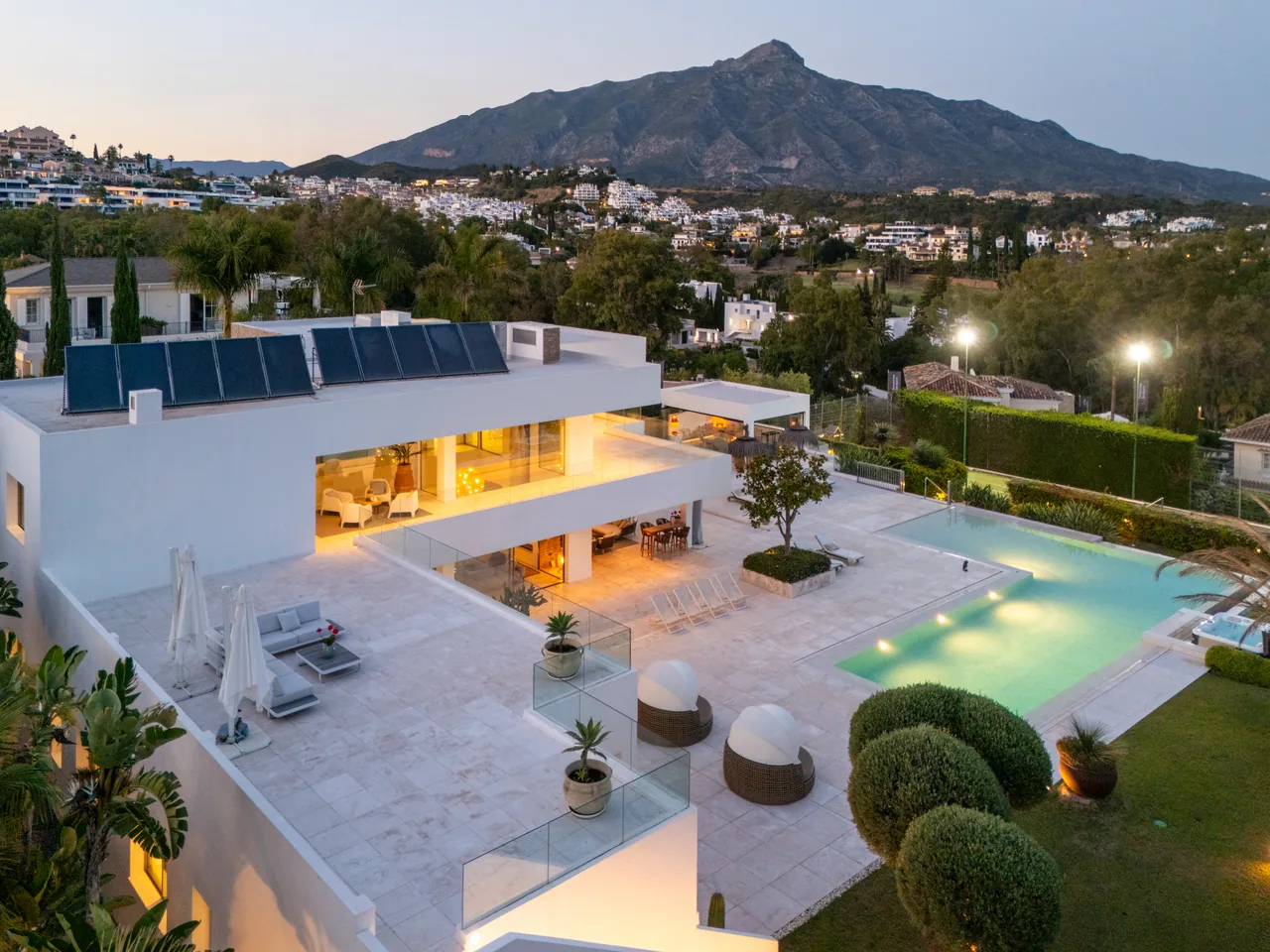 7-bedroom villa in La Cerquilla with private pool and private garden — image 43